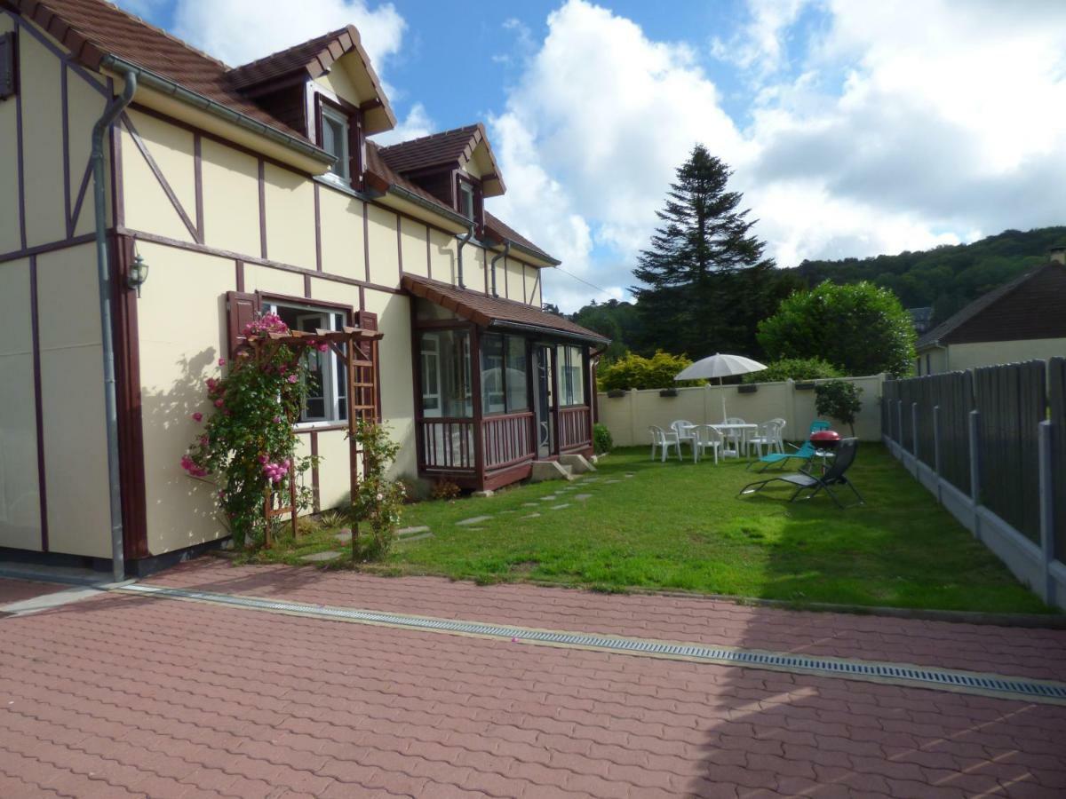 Gite Le Petit Chalet Avec Parking Gratuit エトルタ エクステリア 写真